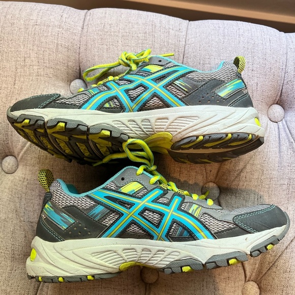 EUC Asics Gray and Yellow Athletic Shoes (6.5) - Picture 2 of 5